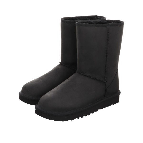 UGG Classic Short Leather BLK